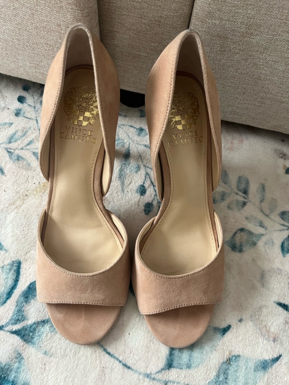 Vince Camuto Beige Suede D'Orsay Open-Toe Heels sz 39